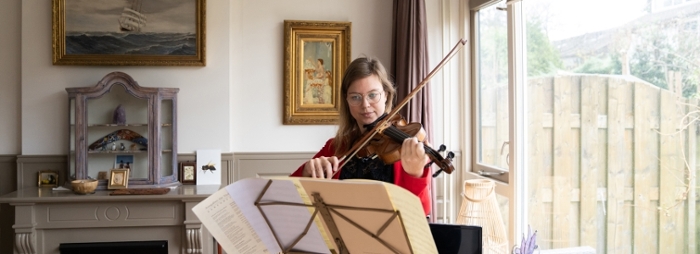 Meike de Boer took up the violin again, to do something creative.