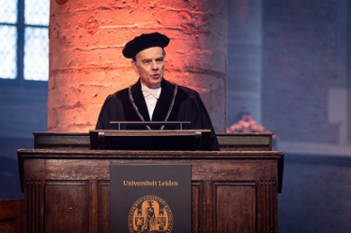 Carel Stolker at the lectern during his last Dies speech.