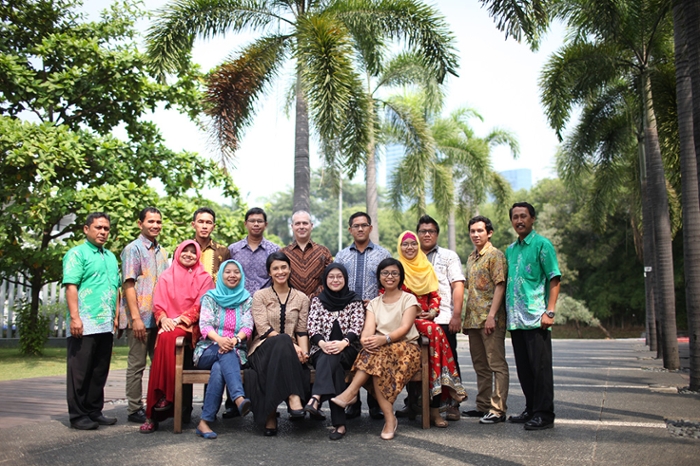 A photo of the staff of KITLV Jakarta in pre-pandemic times.
